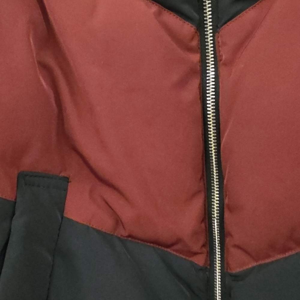 H&M Divided Puffer Jacket Navy Burgundy Red Zip Up Coat Size Small NWOT - Picture 5 of 11